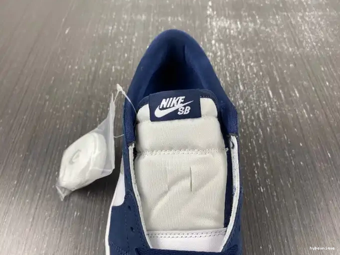 HYPE Navy 1 SB CJ7891-400 Midnight Low Jordan 0509